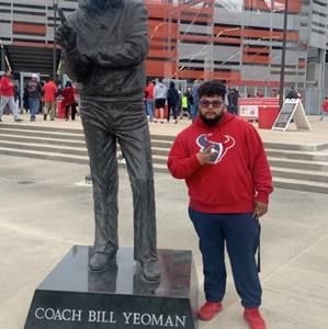 Meet your Posher, Cecilio